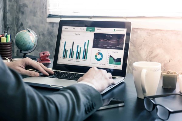 Quels sont les avantages d'utiliser un simulateur d'investissement ?